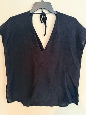 Kona Sol Black V-Neck Tie-Back Tunic Top